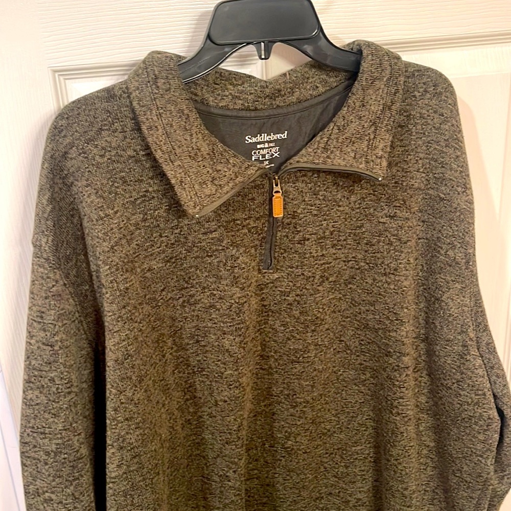Big and tall (3X) A great condition 3/4 zip. Perfect gift for the upcoming fall.